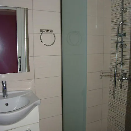 Angela Suites * Τιγκάκι